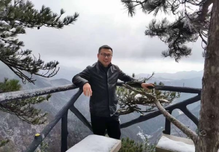 操宏华.jpg
