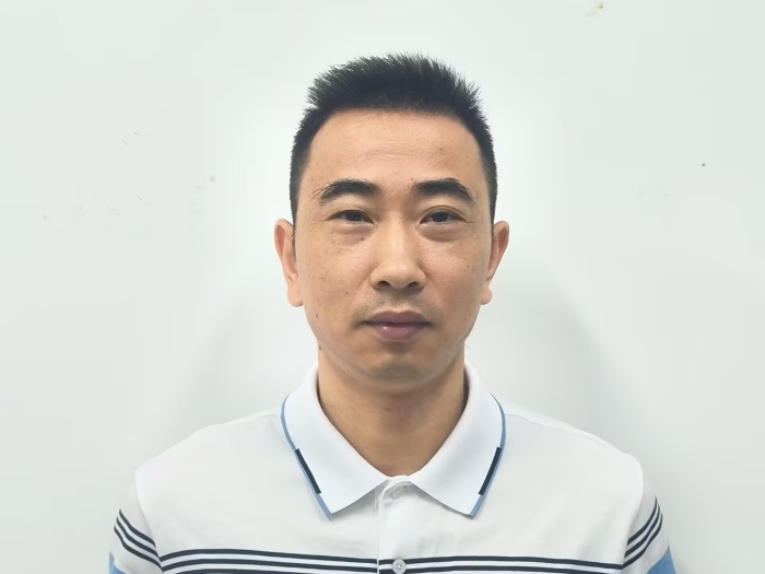 李传福.jpg