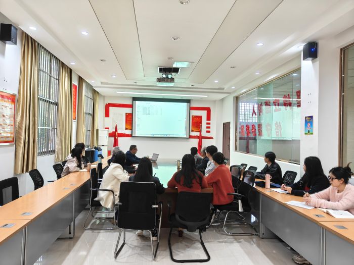 马克思主义学院召开教学工作讨论会 部署思政课教学提质工作